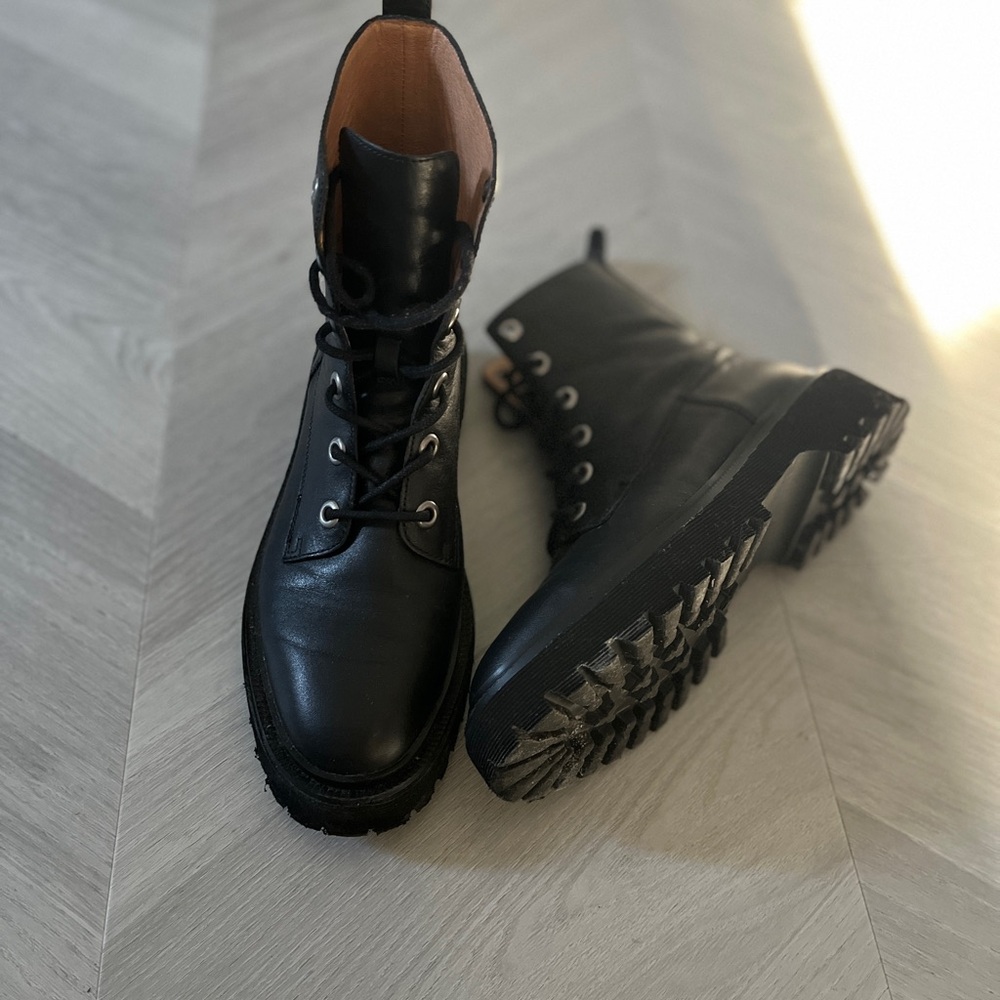 Black Leather Boots by Madewell 🖤